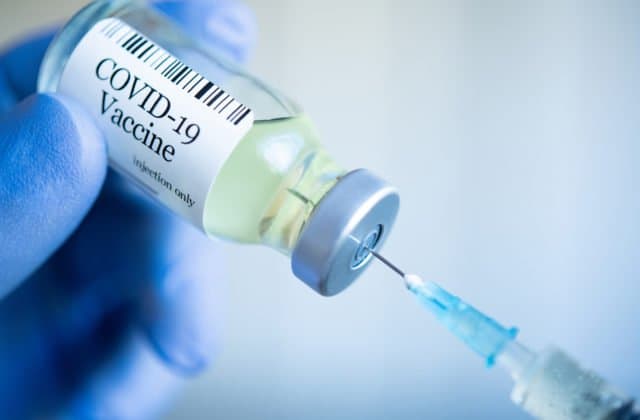 Vo štvrtok odhalili PCR testy 34 prípadov nákazy, hospitalizácie klesli