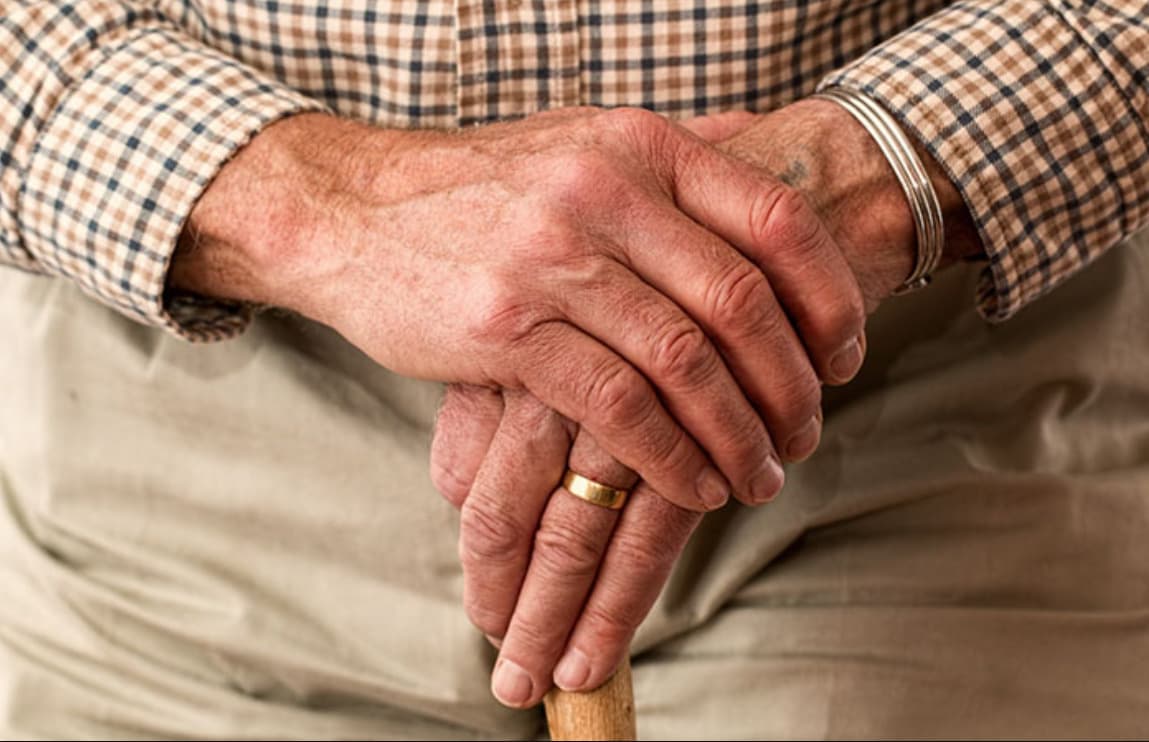 Takmer 1400 seniorov bude naďalej dostávať príspevok na stravovanie