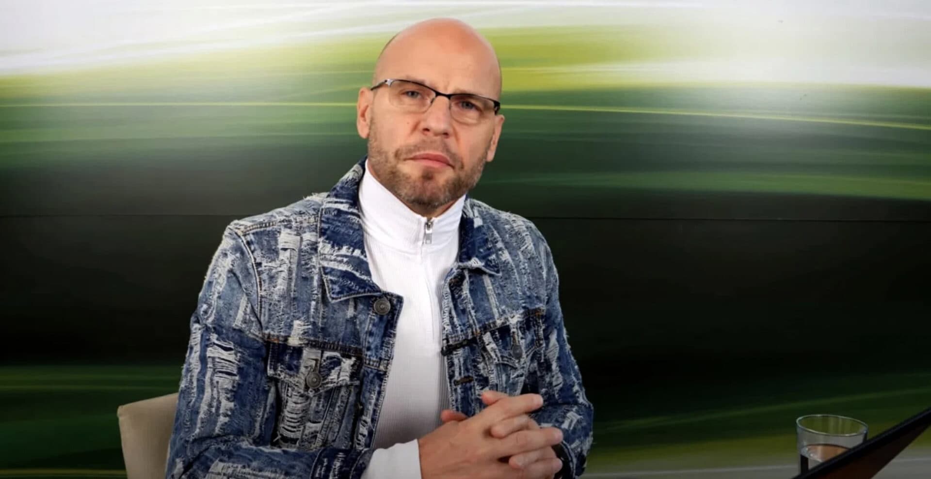 YouTube odstránil kanál kontroverzného Igora Bukovského