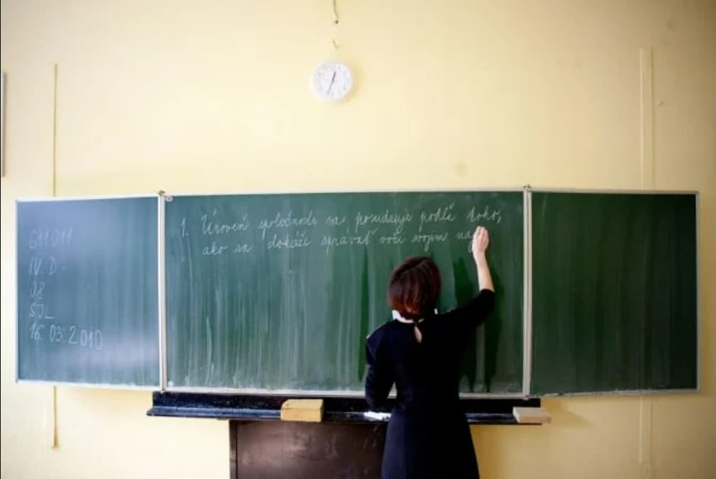 Prácu učiteľov si oproti obdobiu pred pandémiou viac váži tretina populácie