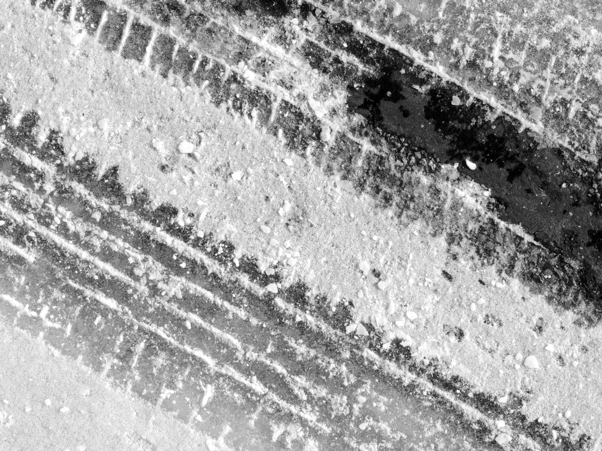 Nočné sneženie v Košickom kraji komplikovalo dopravu