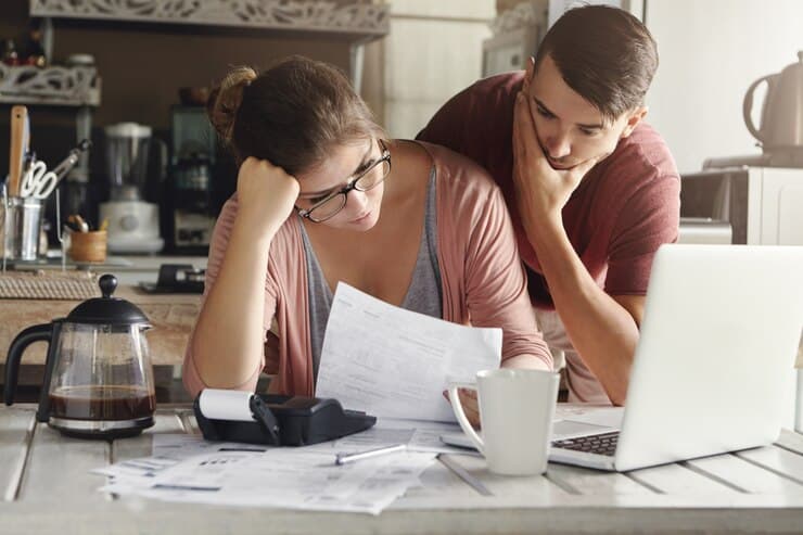 Slovenské ženy zarábajú v čistom o 300 eur menej ako muži