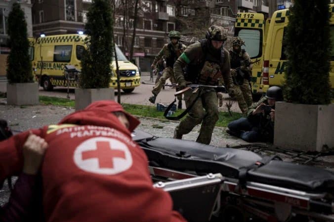 PREHĽAD UDALOSTÍ (26. 4.): Severne od Mariupoľu našli ďalší masový hrob