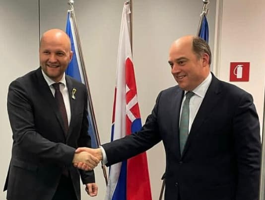 Minister Naď sa stretne s britským ministrom obrany, ktorý priletí na Slovensko po 21 rokoch