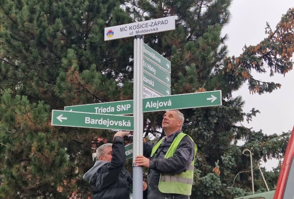 Na Terase osadili smerovníky na zlepšenie orientácie
