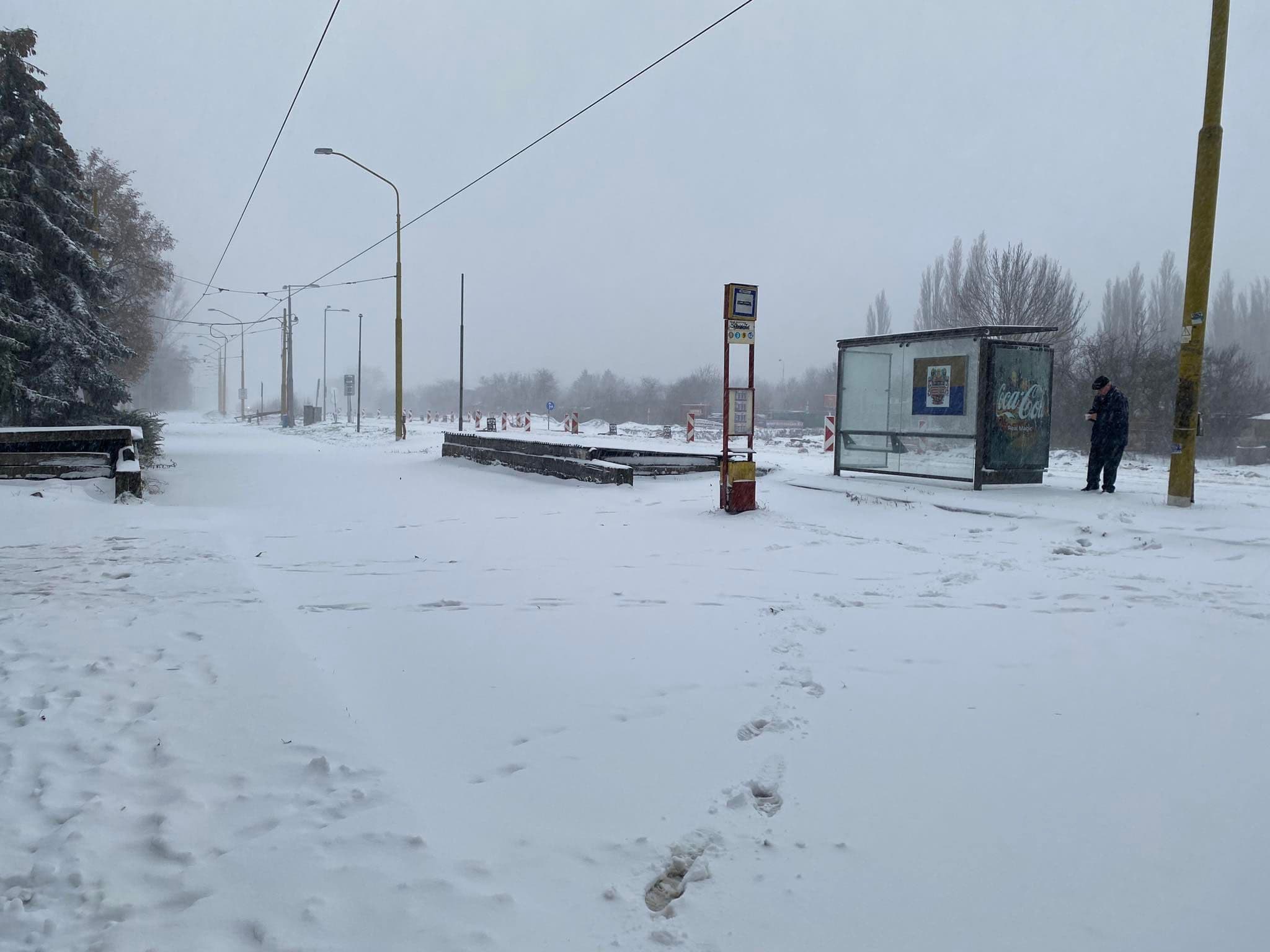 Prvý sneh v Košiciach ochromil dopravu