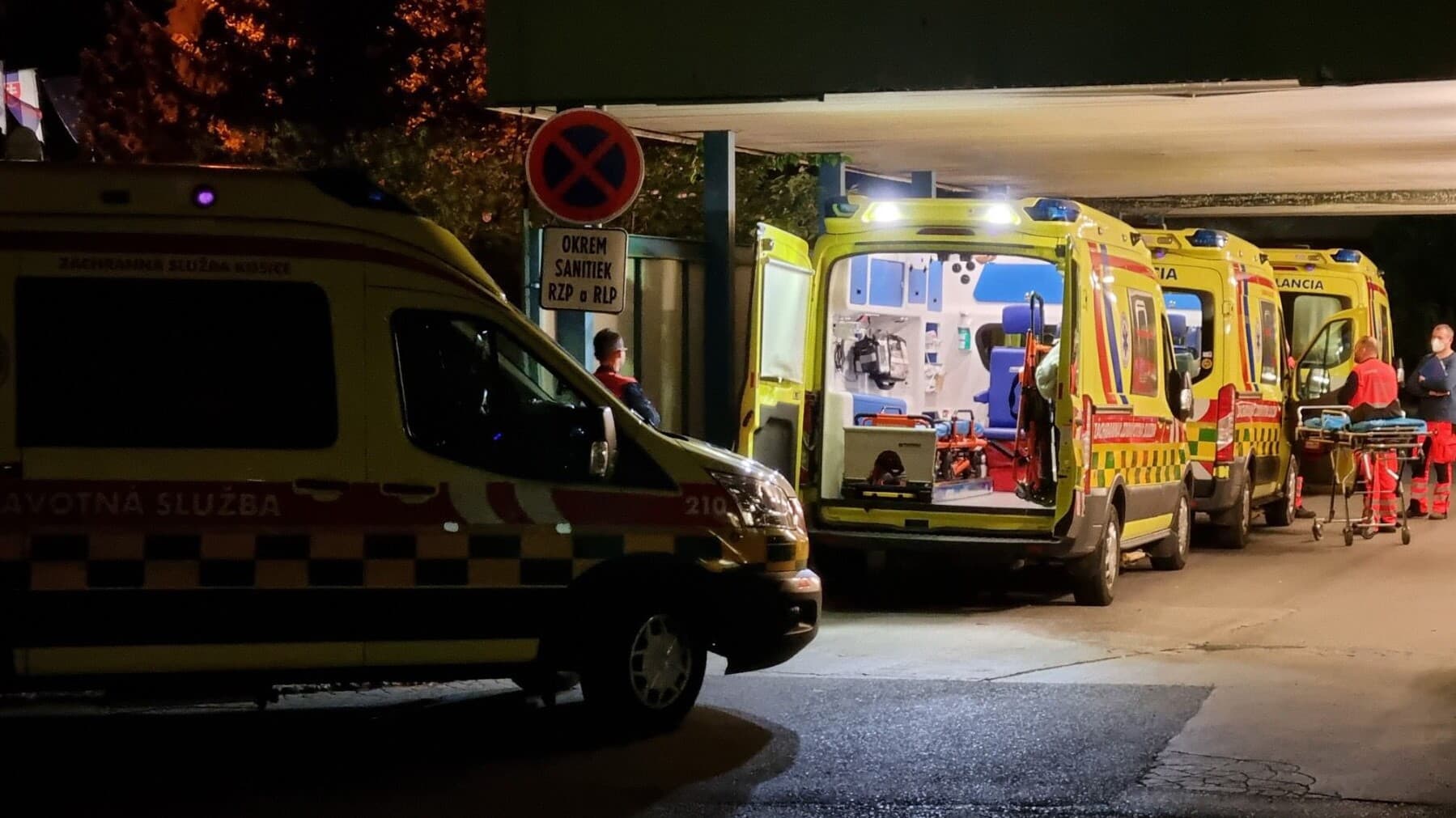 Nešťastie v Košiciach! Neznámou tekutinou sa mali otráviť až traja ľudia