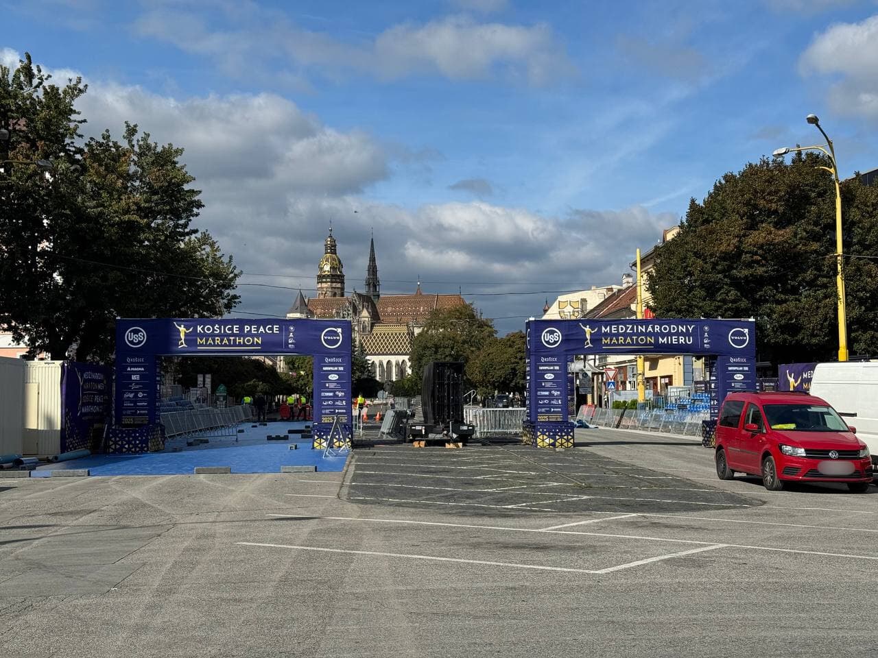 V centre Košíc už vidno prípravy na Medzinárodný maratón mieru