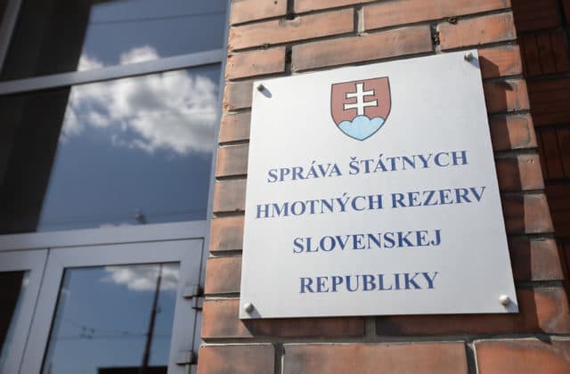 Štátne rezervy rozdelili zákazky na rekonštrukciu bleskozvodov v rozpore so zákonom
