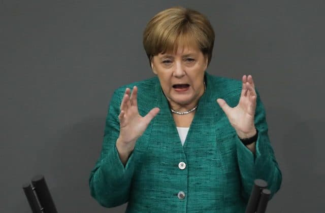 Merkelová odsúdila ostreľovanie Izraela a antisemitské demonštrácie v Nemecku tolerovať nemieni