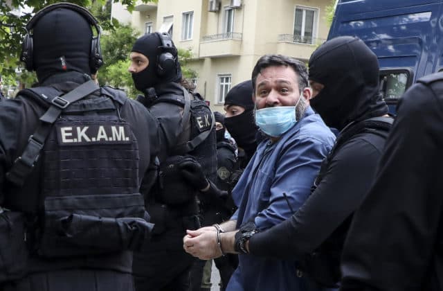 Odsúdeného poslanca Európskeho parlamentu vydali do Grécka, bol súčasťou zločineckej organizácie