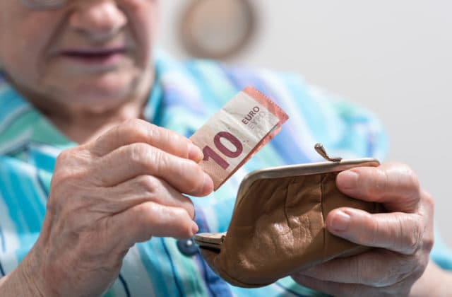 Na jedného dôchodcu budú čoskoro len dvaja pracujúci