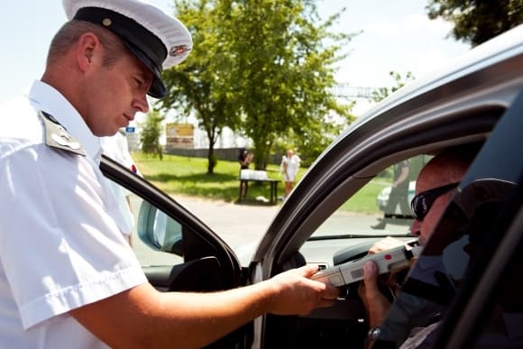 Opitý Čech spôsobil nehodu, nafúkal viac ako 2,5 promile
