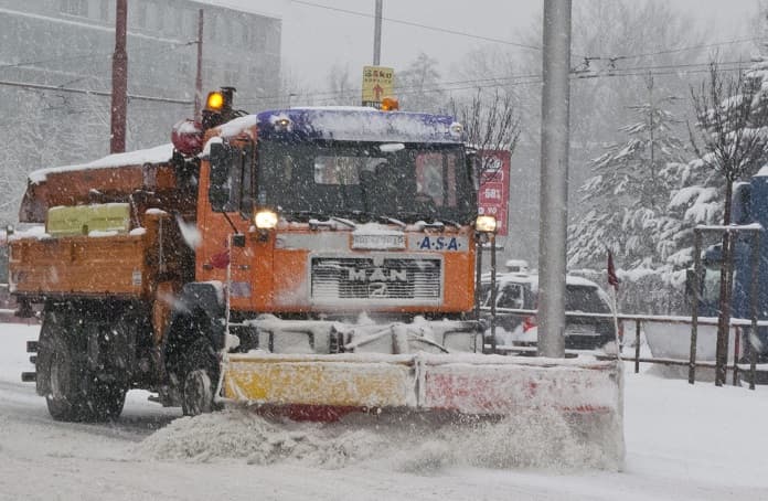 Hasiči v súvislosti so snehovou kalamitou evidujú už 120 výjazdov
