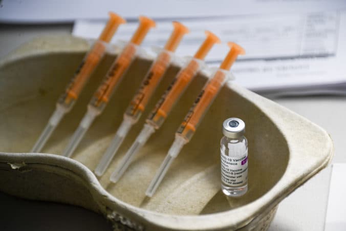 Ďalším krokom v boji proti pandémii bude očkovanie u ambulantných lekárov