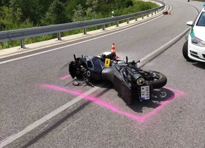 Pri Malej Poľane havaroval motorkár z Košíc, zraneniam podľahol