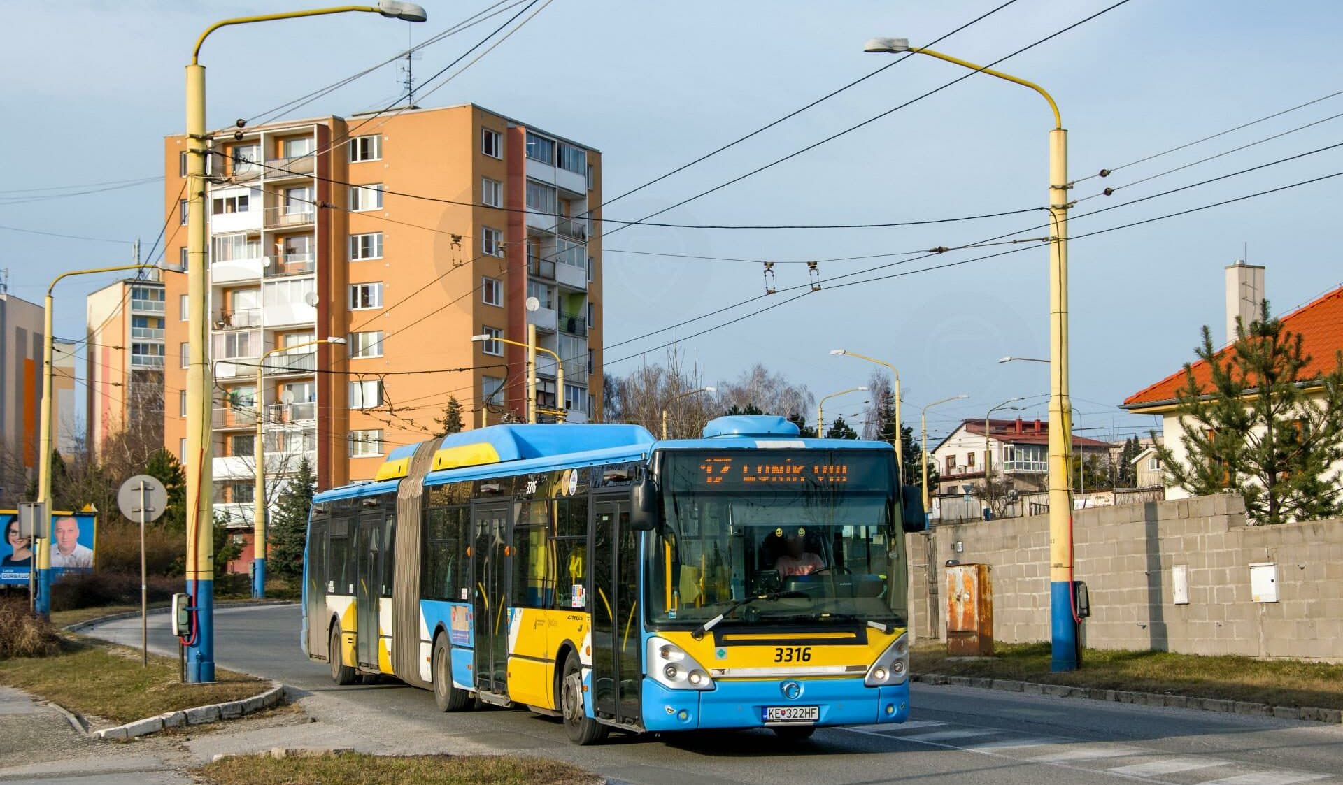 DPMK opäť zavádza automatické otváranie všetkých dverí