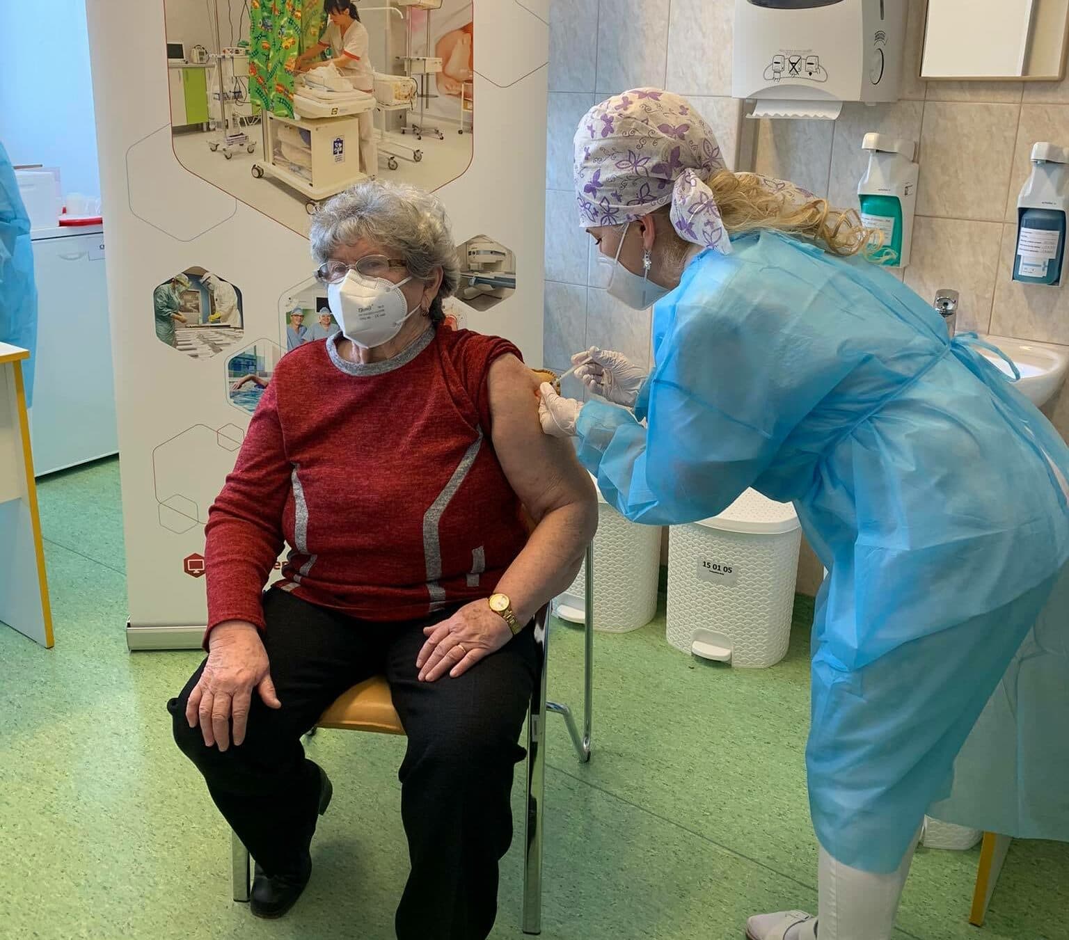 Vo Vakcinačnom centre Nemocnice AGEL Košice-Šaca sa spúšťa očkovanie 3. dávkou