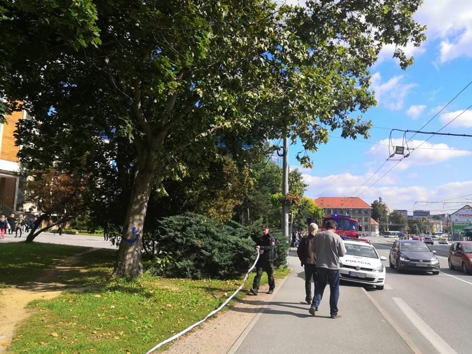 Polícia pre údajnú hrozbu evakuovala budovu súdov v Košiciach, bombu nenašla