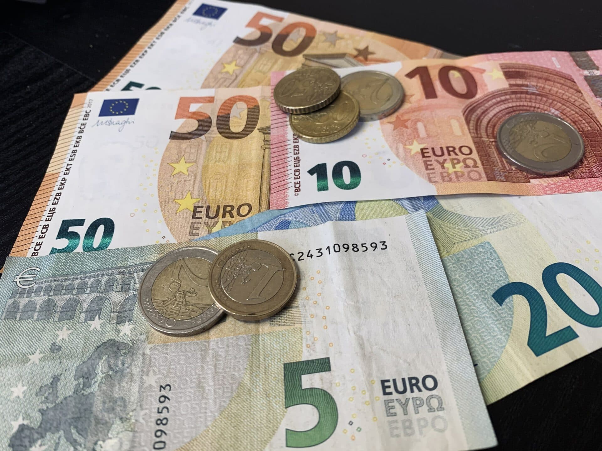Dôchodcov čaká historicky najvyšší nárast penzií. Aká bude priemerná starobná penzia?