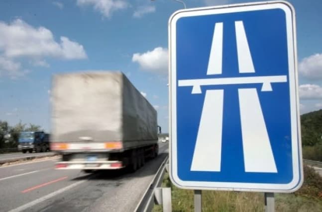 Podvodníci posielajú SMS správy z čísla, z ktorého chodia potvrdenia o zaplatení diaľničnej známky