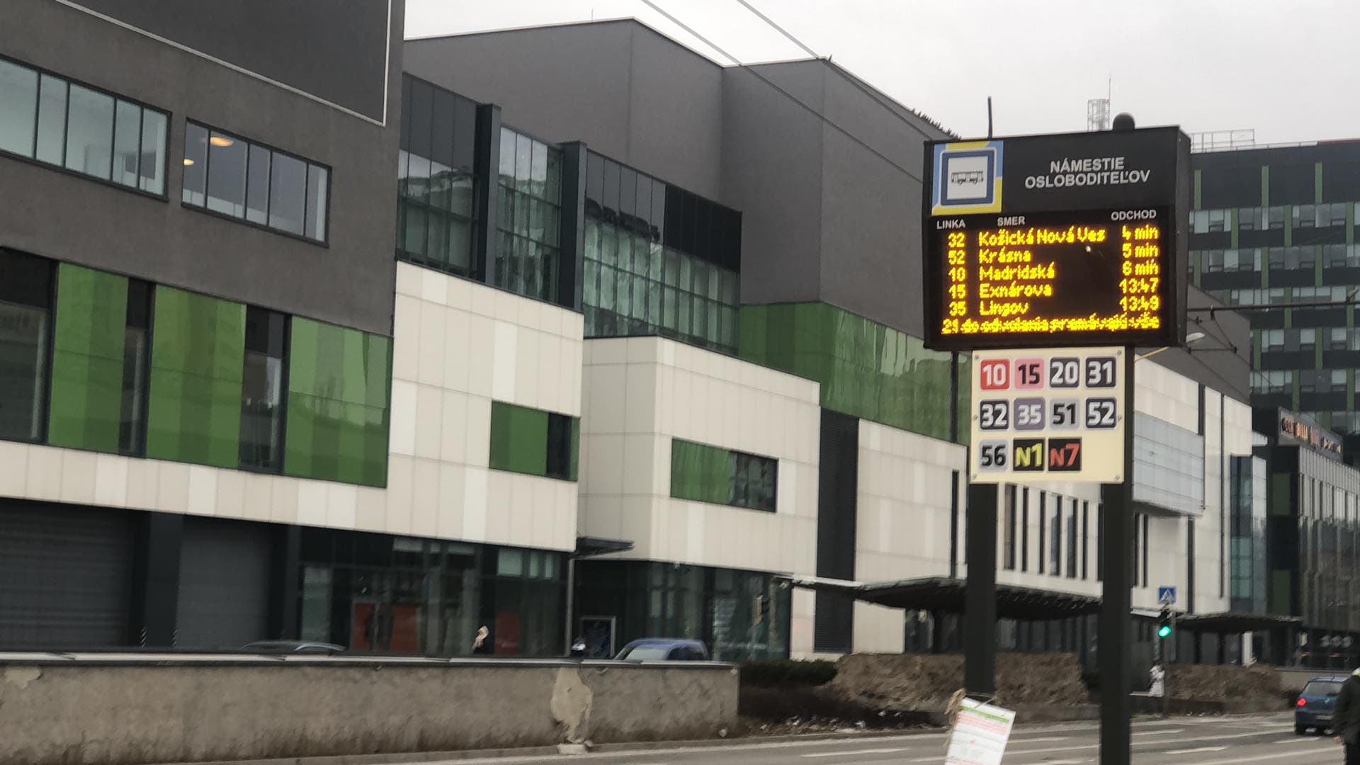 Na Silvestra si cestovné lístky v automate nekúpite