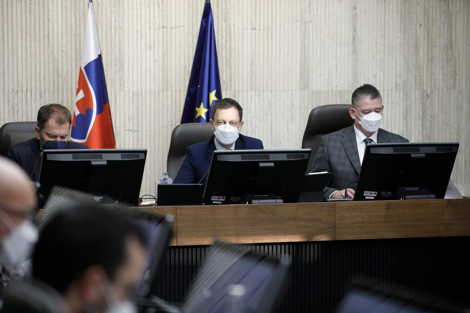 Vláda bude na dnešnom rokovaní schvaľovať akčný plán boja proti hybridným hrozbám
