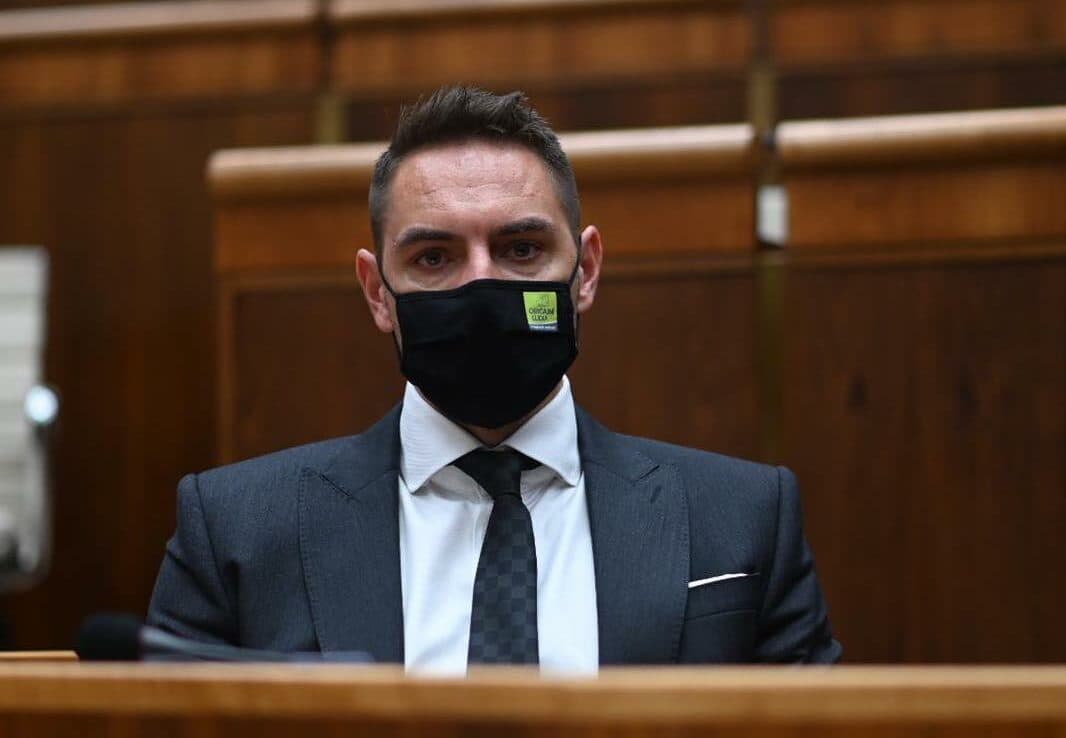 Poslanec Gyimesi má obavu z opätovného odloženia novely o štátnom občianstve