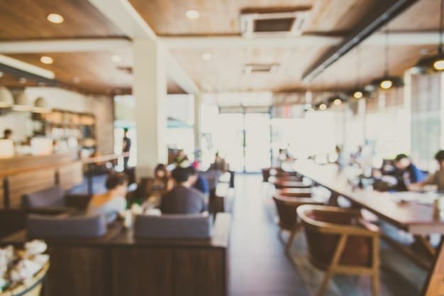 Reštaurácie a iné gastro prevádzky už môžu otvoriť interiéry od pondelka 3. januára