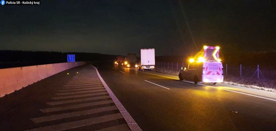 AKTUÁLNE: Diaľnica z Bidoviec do Košíc sa uzatvára (FOTO)