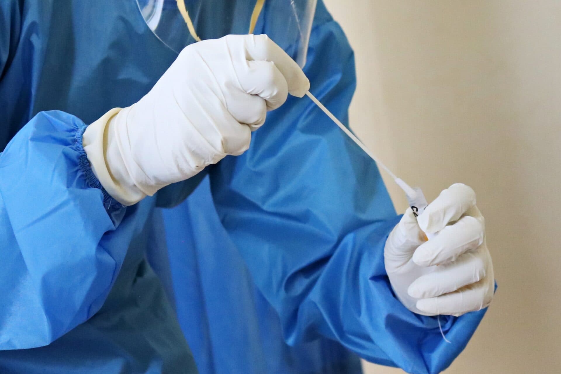 Za stredu na Slovensku odhalili PCR testy vyše 12-tisíc nakazených, pribudlo 31 obetí
