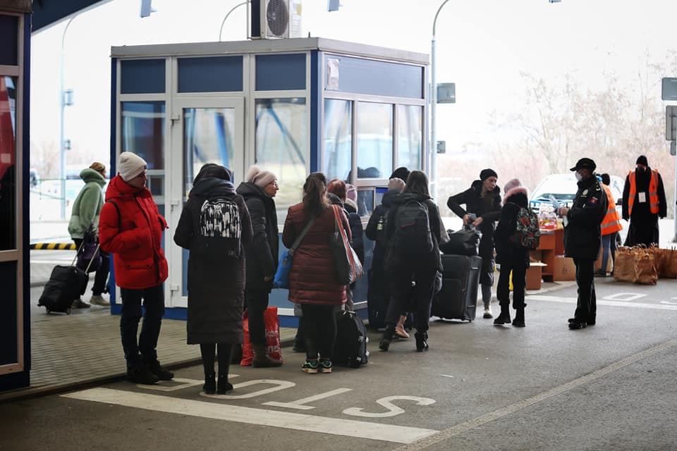 Hraničnými priechodmi s Ukrajinou v sobotu prešlo vyše 3 tisíc ľudí