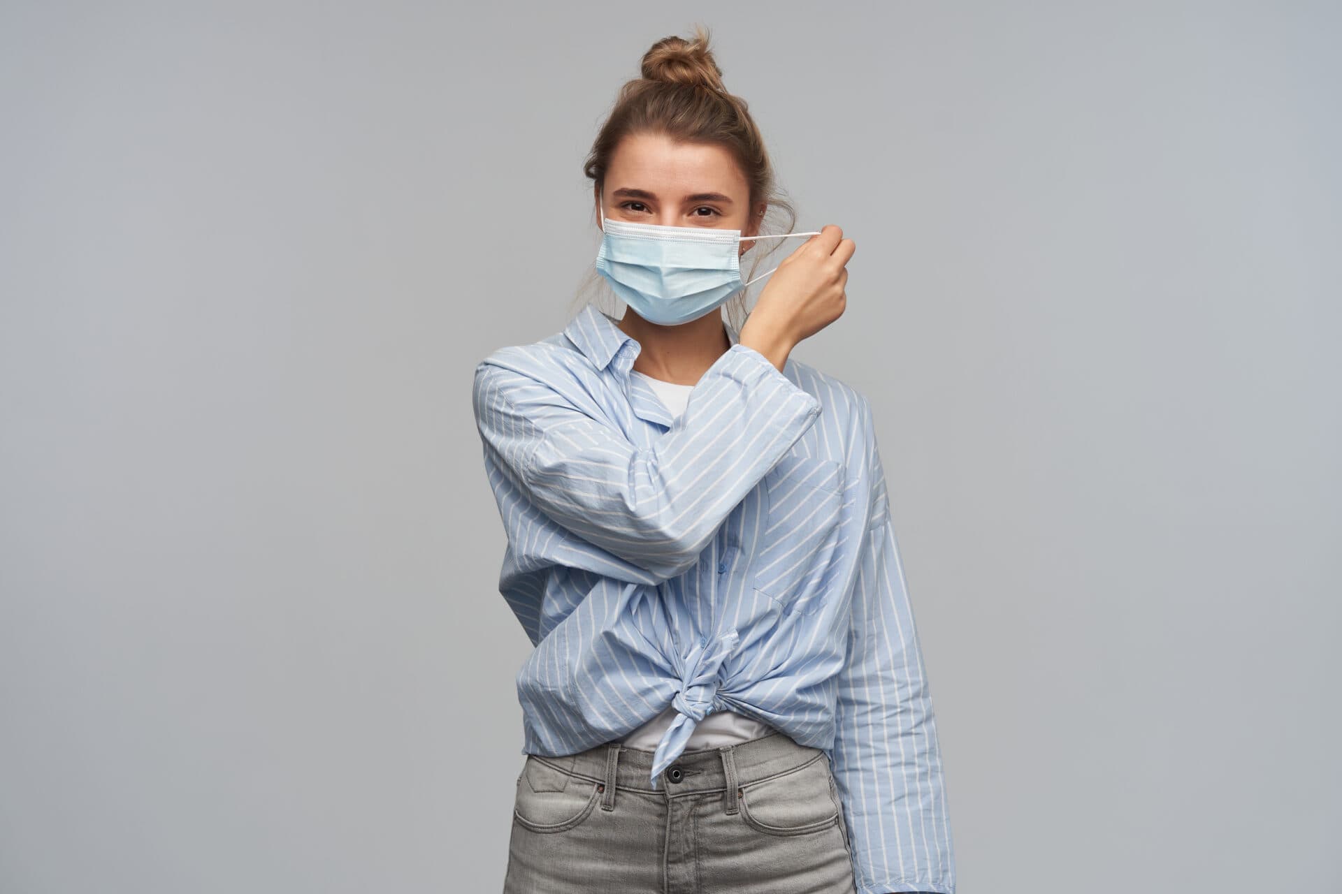 Nosenie respirátorov sa zruší najskôr koncom marca