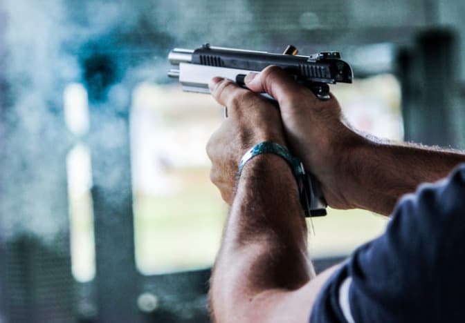 Polícia upozorňuje verejnosť na povinnosť nahlásenia držby zbraní