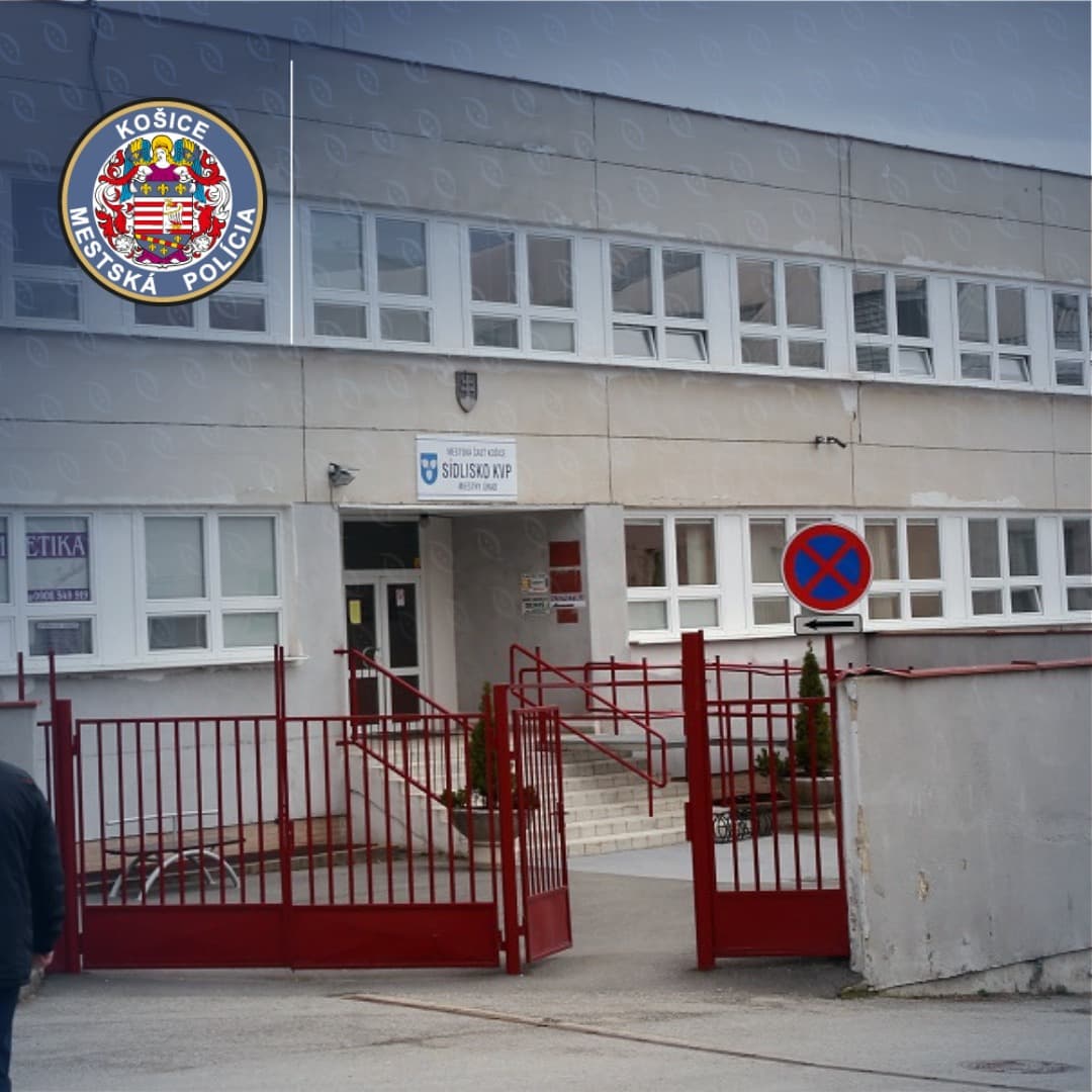 Neznámy muž ukradol mobil priamo z kancelárie na miestnom úrade