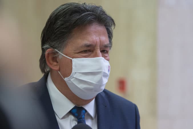 Poslanci by mali rokovať o odvolaní ministra Budaja, predchádzať má tomu rozprava o cenách potravín