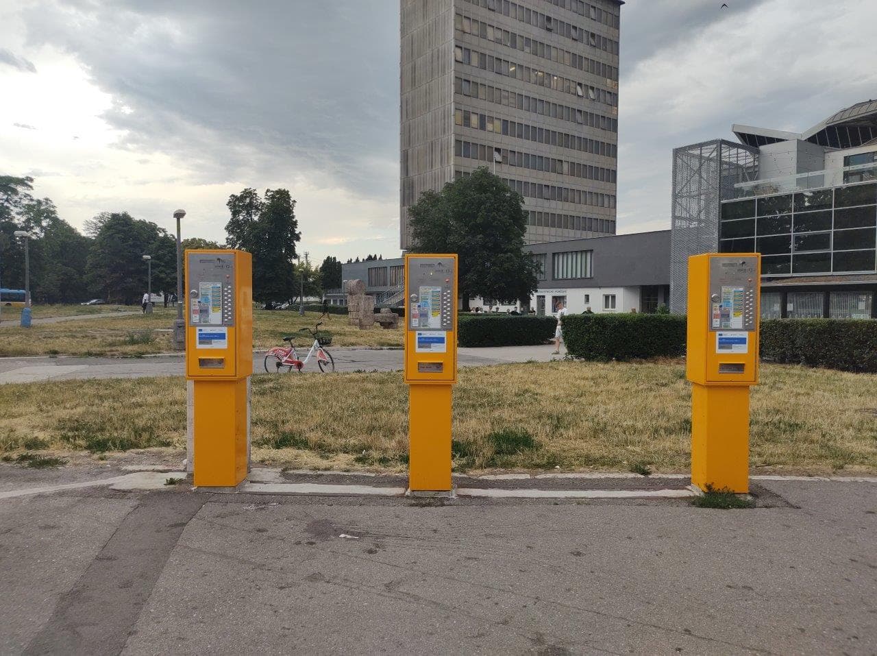 DPMK obmedzí predaj lístkov v automatoch, dôvodom sú silvestrovské oslavy