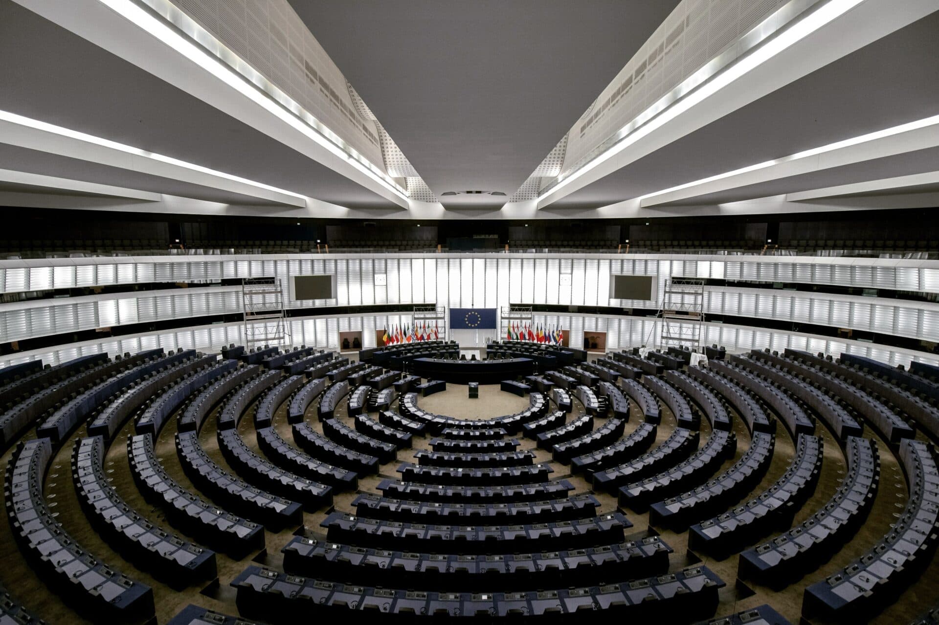 Europarlament schválil nové pravidlá na ochranu kritickej infraštruktúry