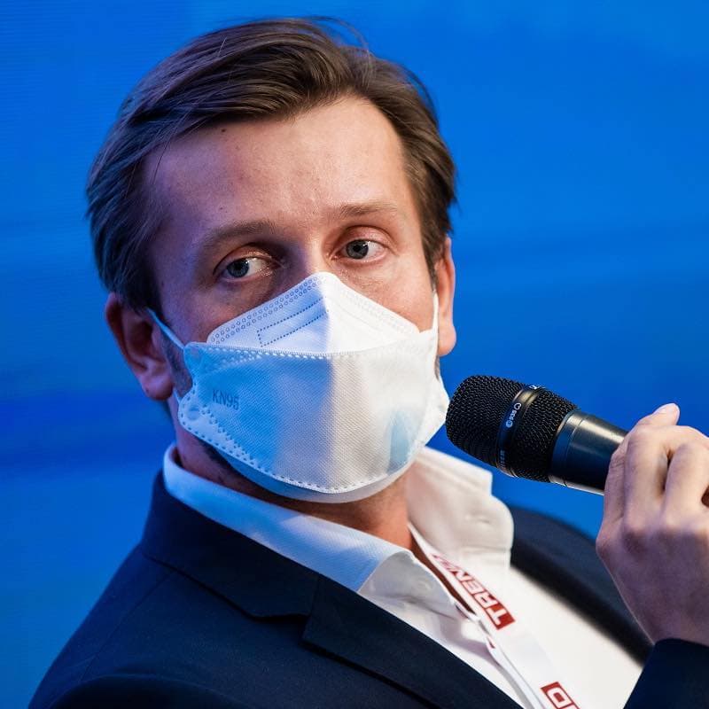 Analytik Smatana nepovažuje vládny návrh na zvýšenie miezd sestier za nekorektnú ponuku