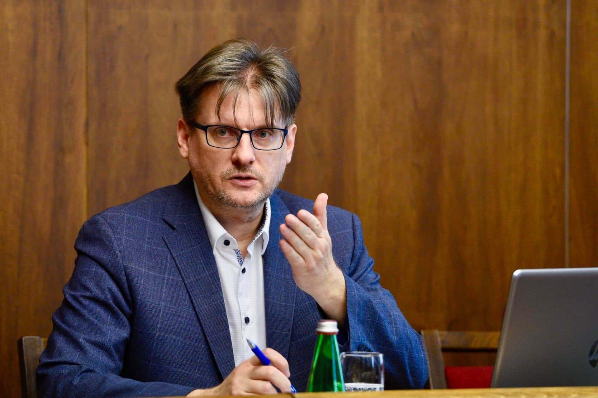 Je otázne, či prezidentka vôbec príjme demisiu ministrov za SaS, tvrdí Milan Vetrák