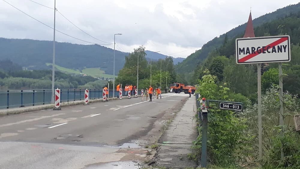 Vodiči, pozor! Od pondelka dôjde k uzavretiu mosta cez Ružín na päť dní