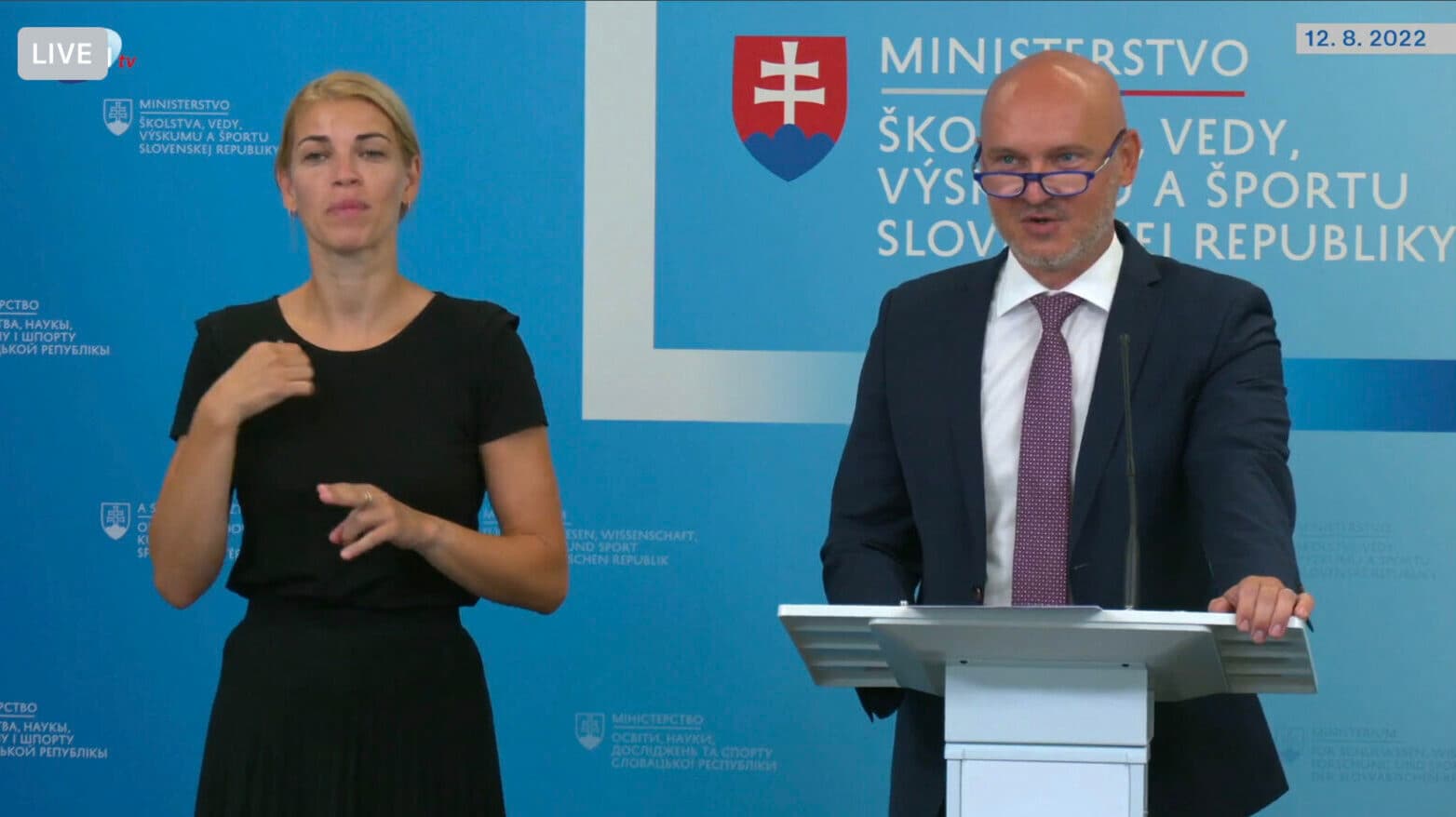 Nový školský rok bude bez výrazných opatrení. Covid bude braný ako bežná choroba