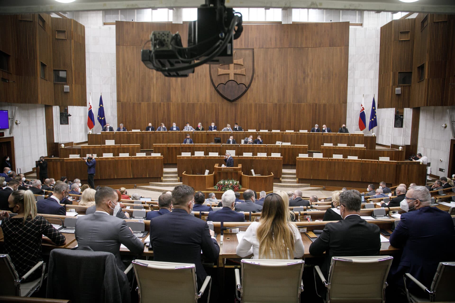 Podľa Krajniaka je fungovanie vlády zmysluplné dovtedy, pokiaľ dokáže pomáhať ľuďom