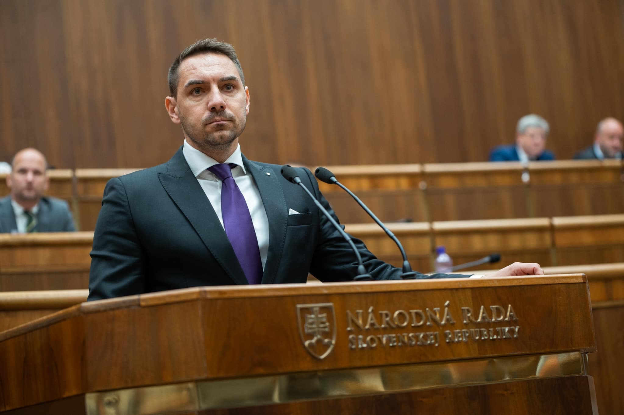 Maďarské fórum chce, aby sa Gyimesi vzdal mandátu, lebo prispieval k nenávisti voči LGBTI