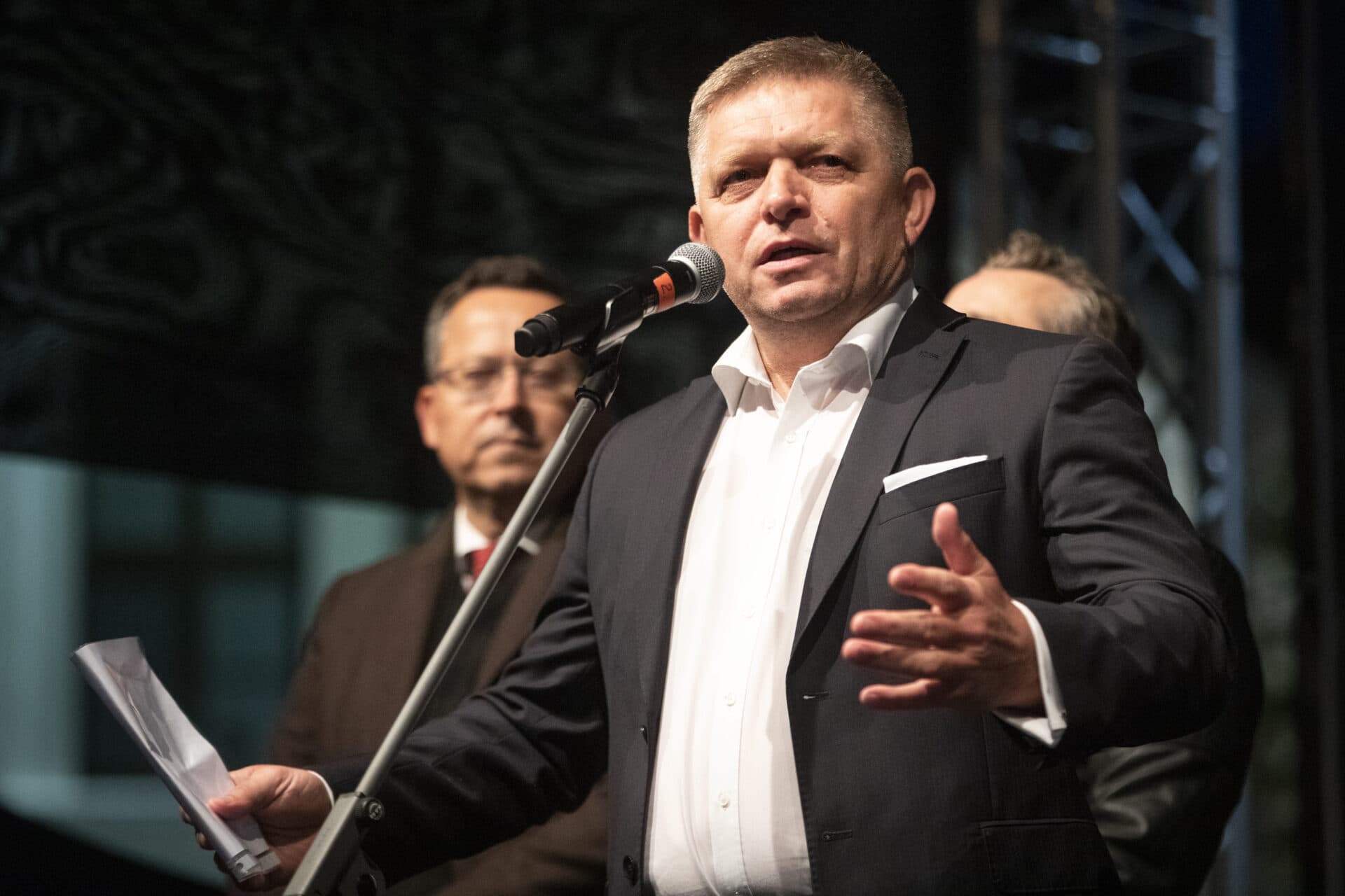 SMER-SD je pripravený rokovať o predčasných voľbách s opozíciou už dnes