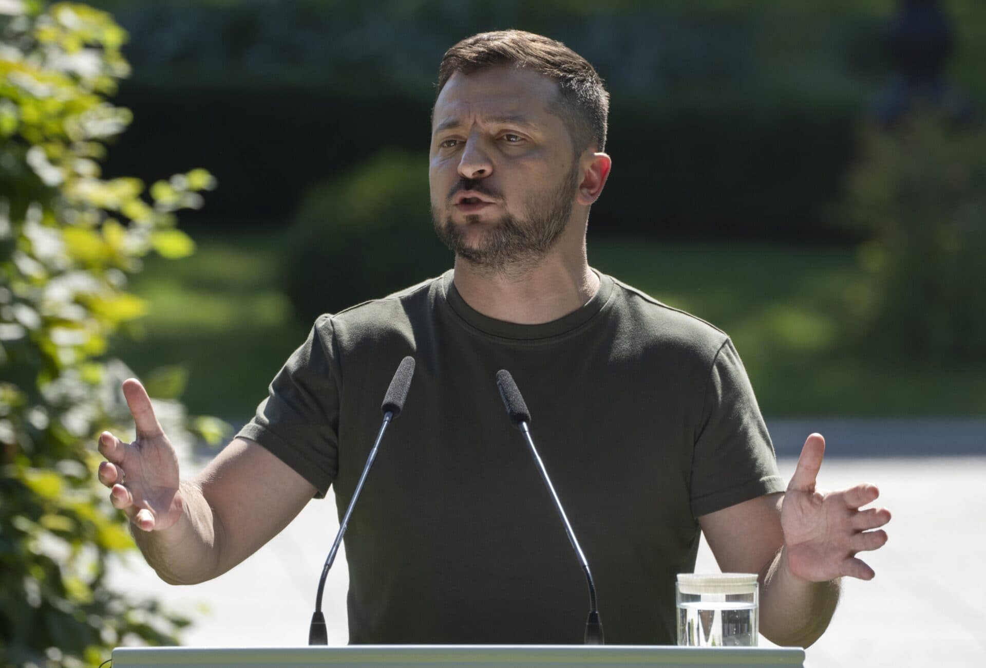 PREHĽAD UDALOSTÍ (9. 11.): Na východe krajiny trvajú „zúrivé boje“, povedal Zelenský