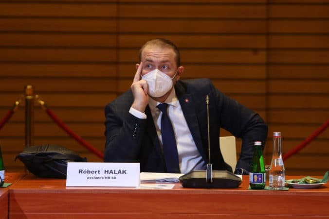 Slovensko si zaslúži kvalitnú legislatívu pre LGBTI komunitu, uviedol Róbert Halák