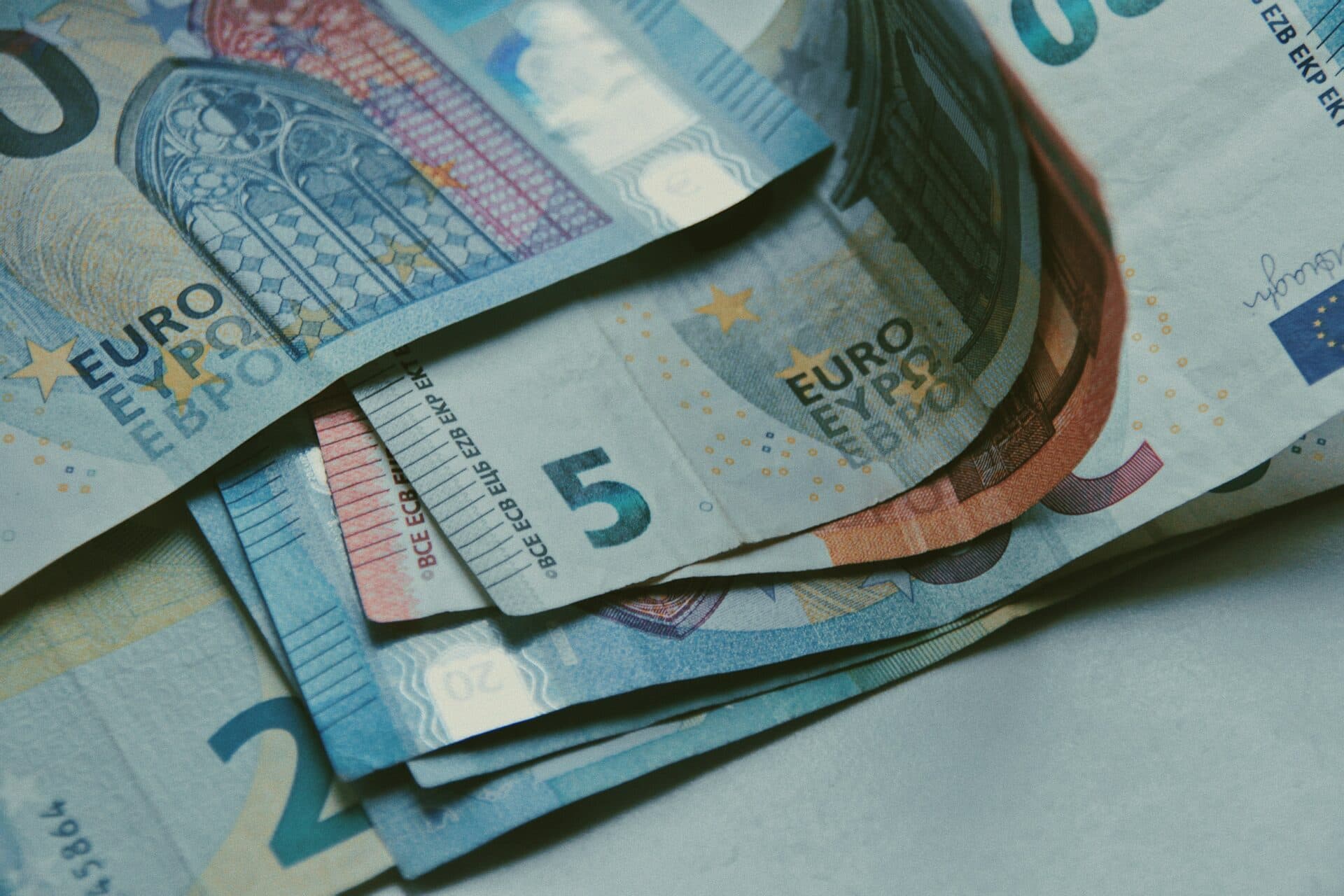 Dávky v hmotnej núdzi sa od januára zvýšia o 7,5 percenta