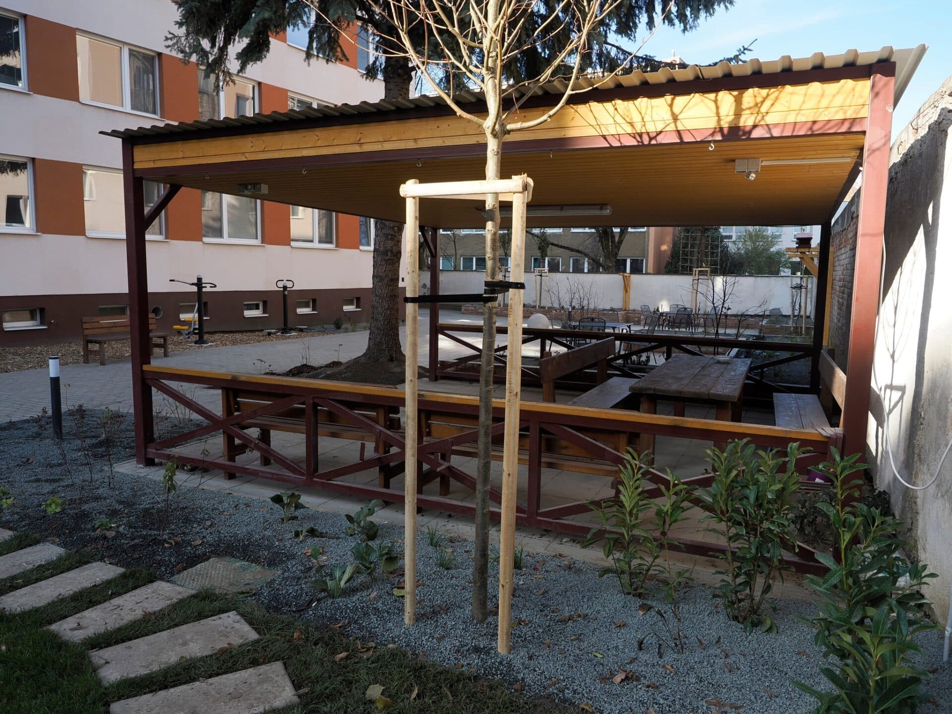 Oddychová zóna v zariadení pre seniorov na Garbiarskej ulici prešla revitalizáciou za 70-tisíc eur (FOTO)
