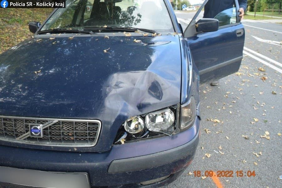 Policajti obvinili vodiča, ktorý v septembri na priechode pre chodcov zrazil chodkyňu
